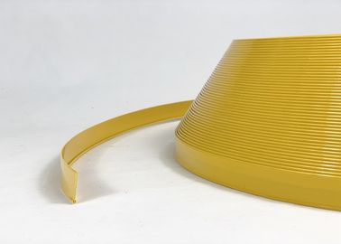 instalación fácil de alrededor de la alta seguridad del borde del color de la muestra 3D del plástico del casquillo amarillo material del ajuste