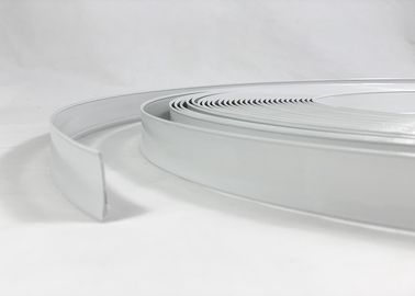 La flecha de aluminio del color blanco forma buena resistencia a la corrosión del ajuste del casquillo 3D de la letra del casquillo plástico del ajuste