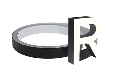 La letra firma el casquillo de aluminio del ajuste del color 0.8m m del negro de RAL para la publicidad al aire libre
